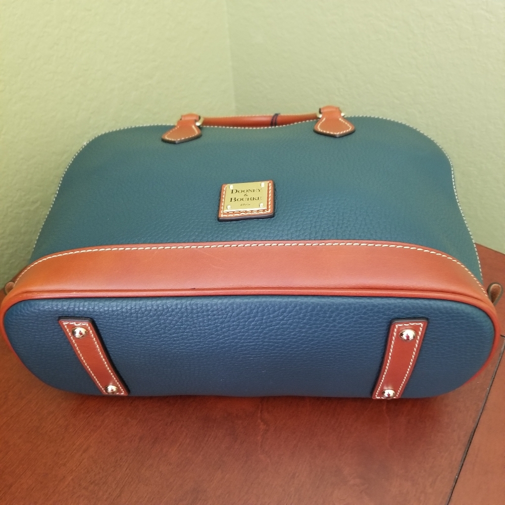 DOONEY & BOURKE Bag - Picture 3 of 6